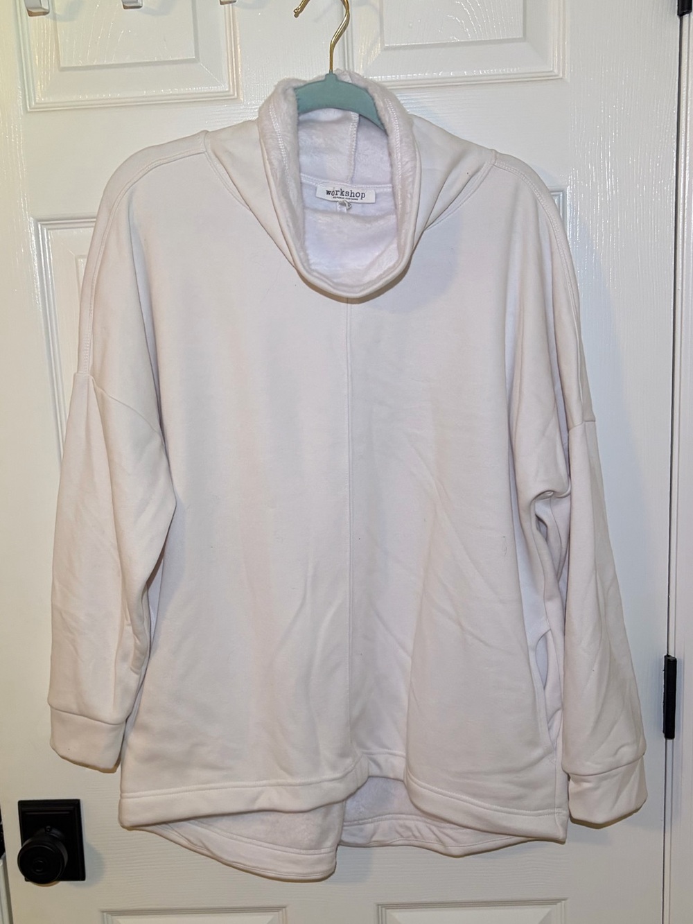 Workshop Comfy Cozy Fuzzy Lined Funnel Neck Pullover w Pockets in White. Size XL